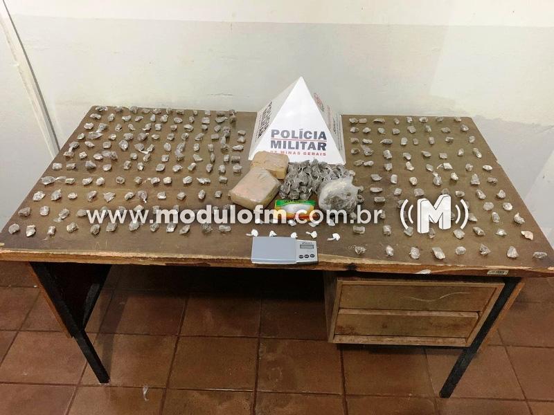 Casal é preso com grande quantidade de drogas após...