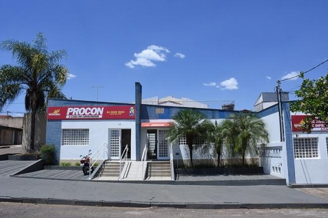 PROCON de Patrocínio orienta consumidores para compras do Dia...