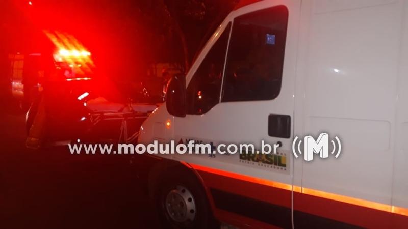 Acidente entre carro e moto deixa um ferido