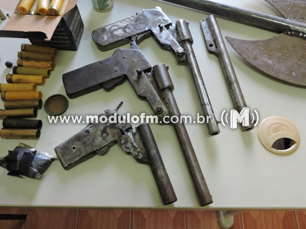 Imagem 3 do post Dois homens são presos e vasto material apreendido em fazenda de Monte Carmelo