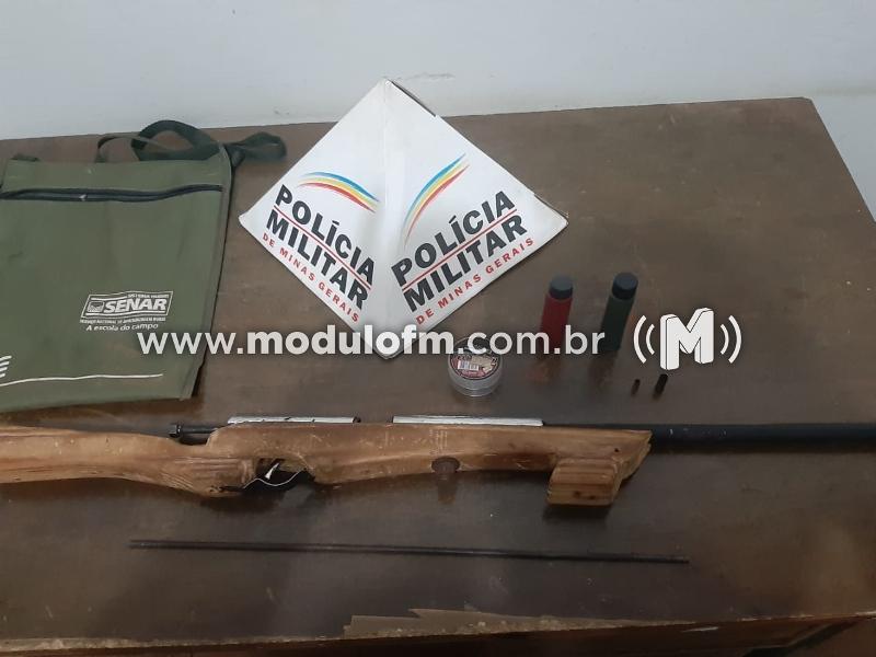 Homem é preso com arma artesanal no Distrito de Pântano