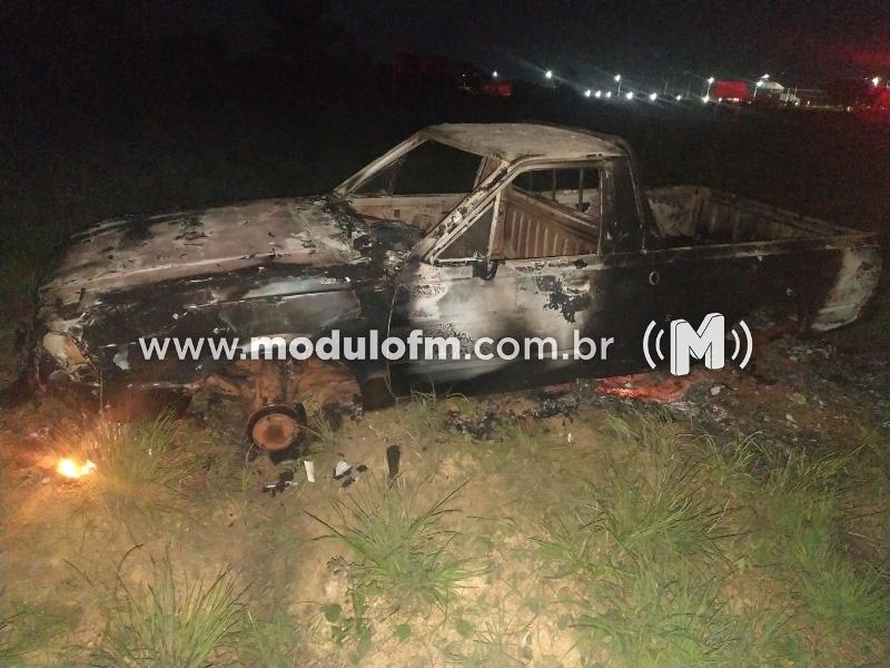 Veiculo é encontrado queimado e abandonado na MG-230