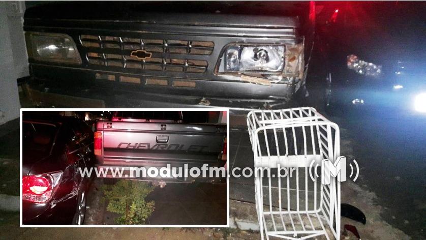 Motorista é preso por dirigir embriagado após bater em outro veículo, atingir lixeira e árvore