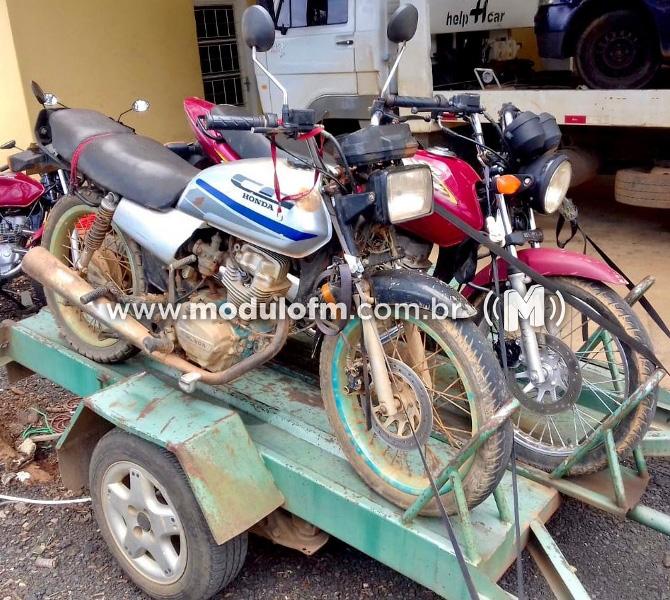 Três menores são apreendidos com duas motos furtadas