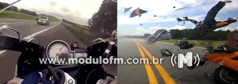 Erro de cálculo de distância faz veículo bater em motociclista