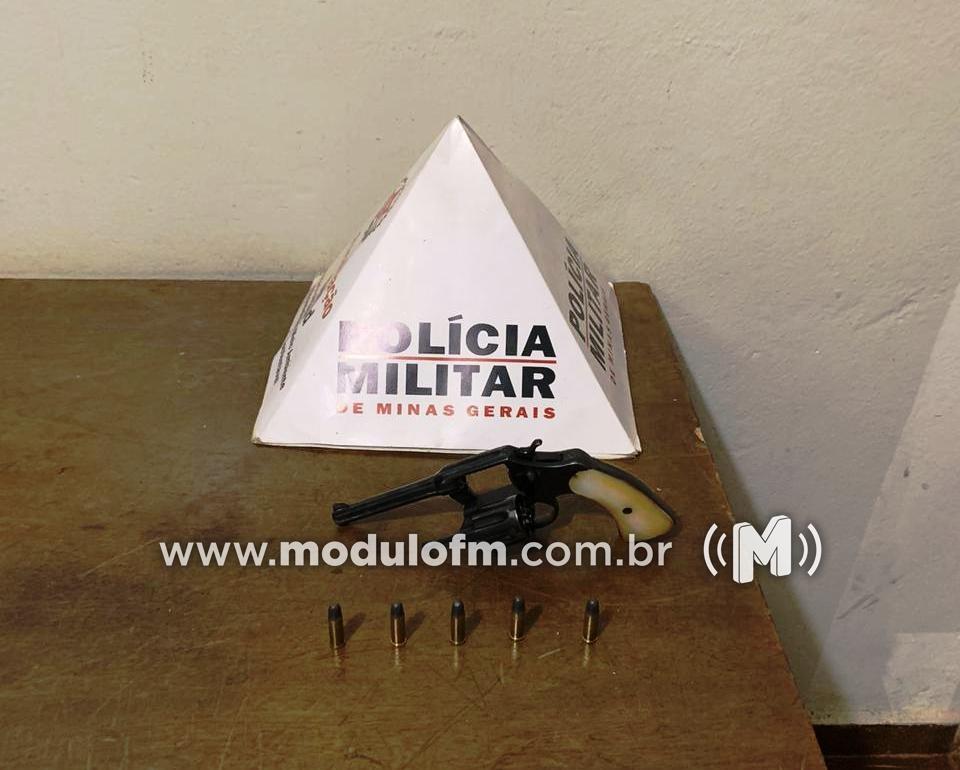 Homem é preso por porte ilegal de arma de fogo