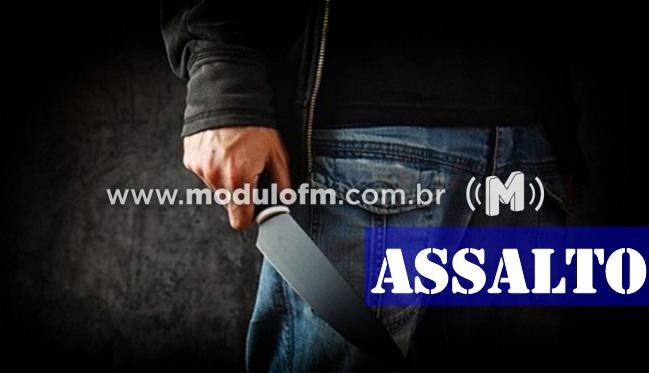 Ladrões assaltam comércio de Açaí e amarram as vítimas
