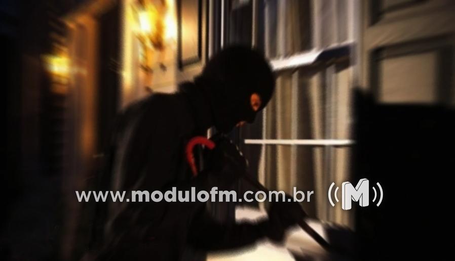 Loja de roupas é alvo de arrombamento e furto em Patrocínio