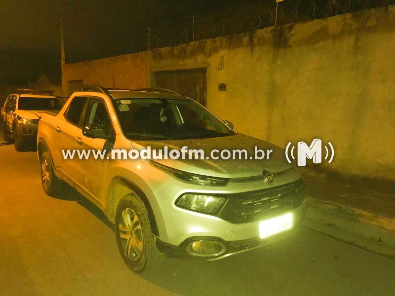 Menor suspeito de vários roubos a veículo na região é apreendido com Fiat Toro  tomada de assalto em fazenda