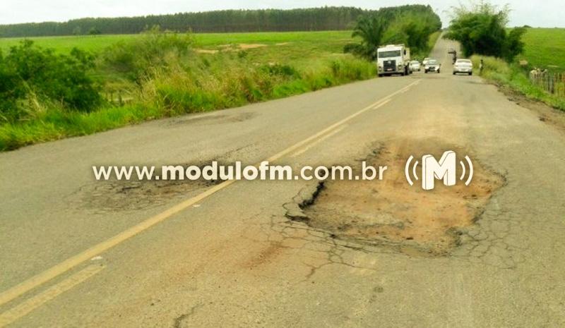 Péssimas condições da rodovia MGC-462 pode ter provocado mais um acidente