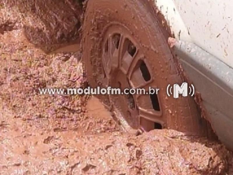 Secretaria de Obras trabalha com plantão para verificar situação de estradas rurais