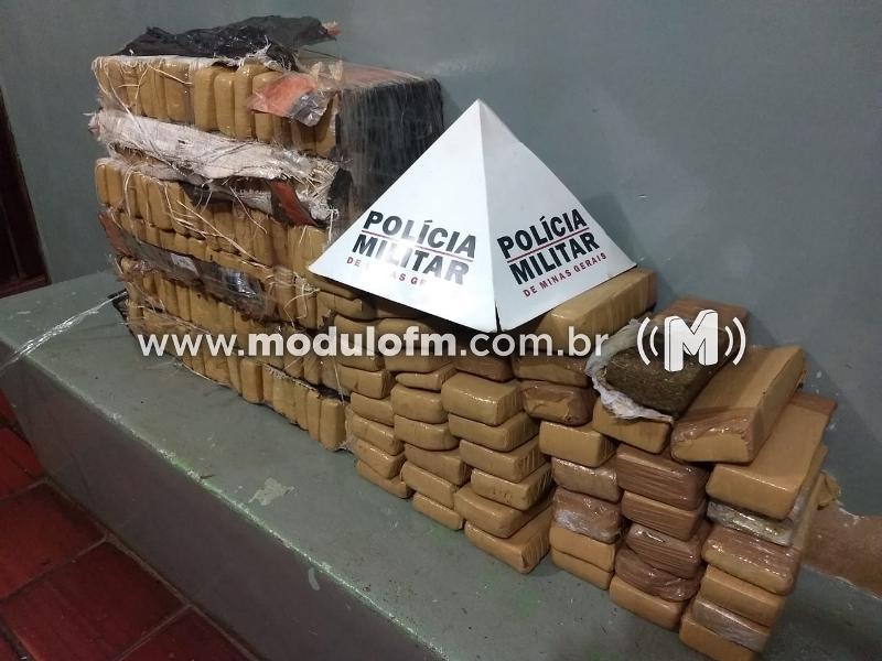 Casal é preso com cerca de 100 kg de maconha na BR-365