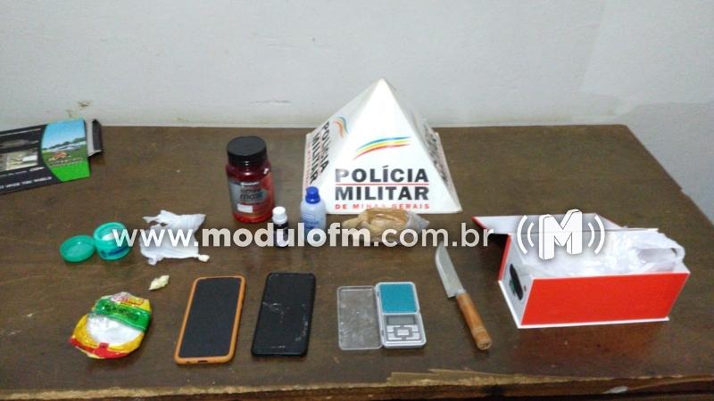 Dois homens são presos suspeitos de traficar drogas em residência no bairro São Cristóvão