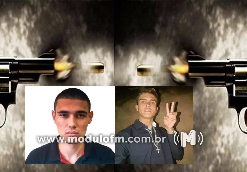 Dois suspeitos de roubar caminhonete são mortos pela PM...