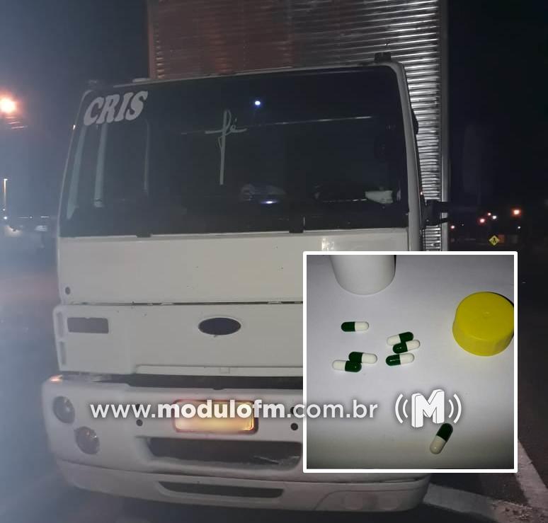 Motorista de caminhão é preso por dirigir sob efeito de 'rebite'