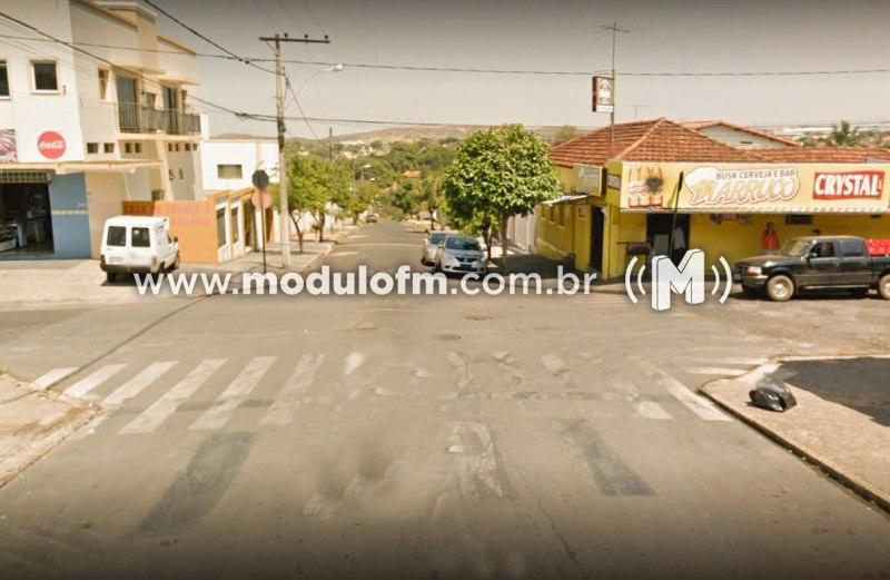 Motorista supostamente embriagado atropela duas pessoas e foge sem prestar socorro
