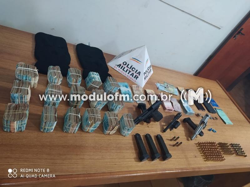 PM desarticula organização criminosa e apreende grande quantidade de dinheiro, drogas e armas e munições em Monte Carmelo