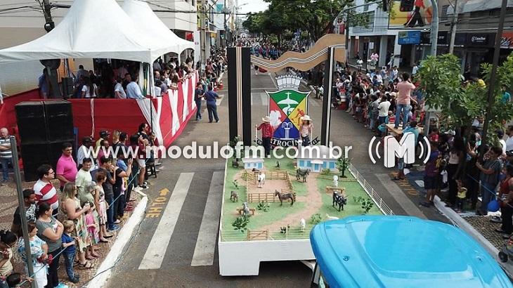 Secretaria de Educação inicia planejamento do desfile de 7 de abril