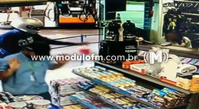 Veja o vídeo: Ladrão é preso após assaltar loja de conveniência de posto de combustível