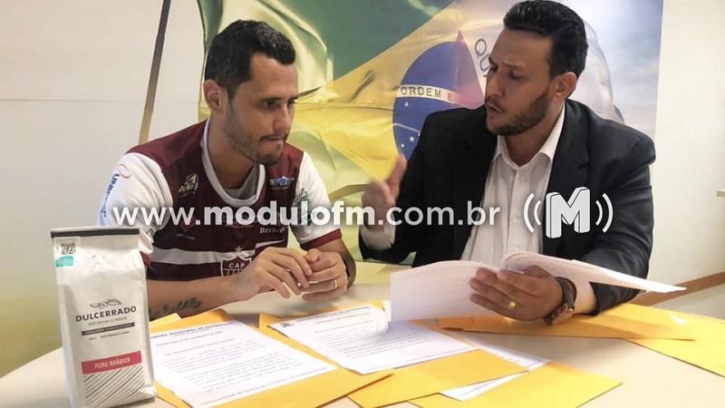 Vereador Ricardo Balila se reúne com deputado estadual Cleitinho Azevedo e apresenta situação de rodovias da região