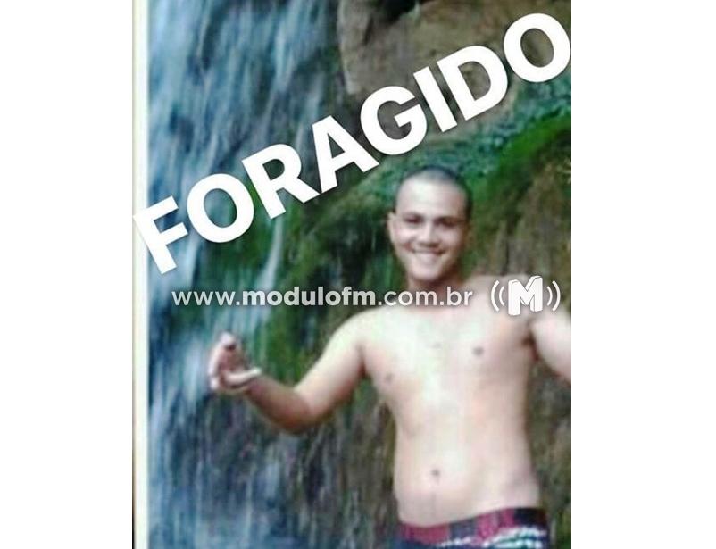 Família de jovem morta em 2016 faz apelo dramático pela prisão do assassino