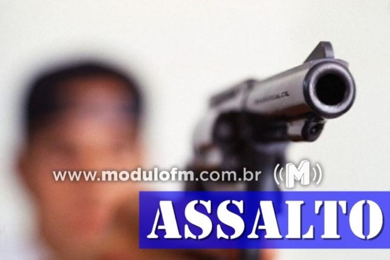 Ladrões levam mais de R$ 20 mil em assalto a comércio no bairro Jardim Sul