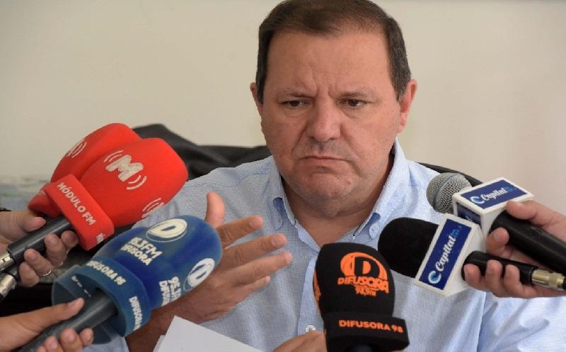 Prefeito decreta fechamento de estabelecimento que não seja de extrema necessidade