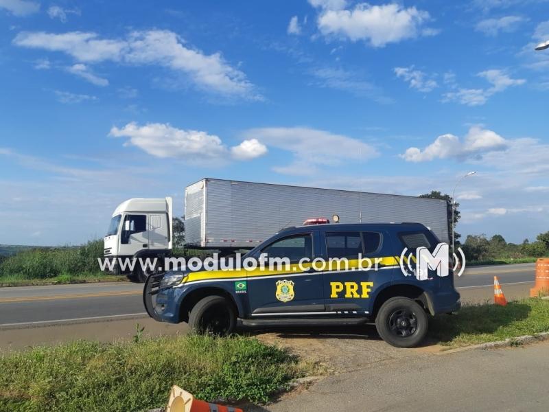 PRF localiza carga avaliada em meio milhão de reais tomada de assalto em Guimarânia