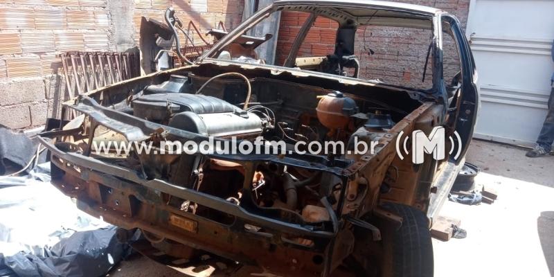 Veículo furtado em São Gotardo é encontrado em desmanche em Patrocínio