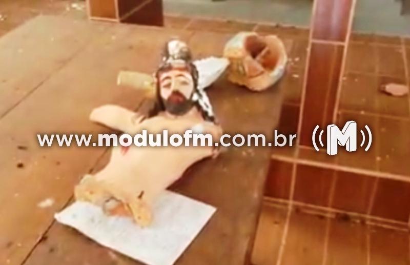 Veja o vídeo: Vândalos invadem igreja Católica e destroem imagens