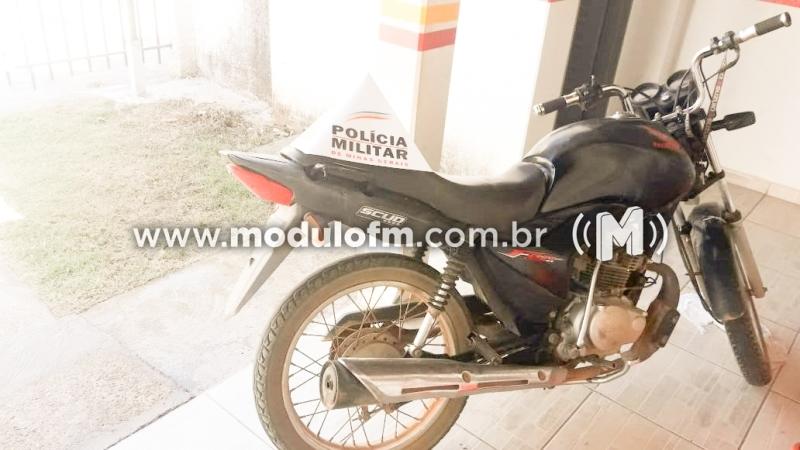Jovem é preso com moto sem placa e com chassi raspado