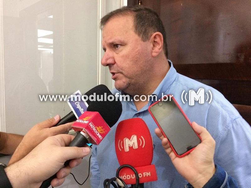 Prefeito comenta projeto que regulamenta serviço de transporte por aplicativos