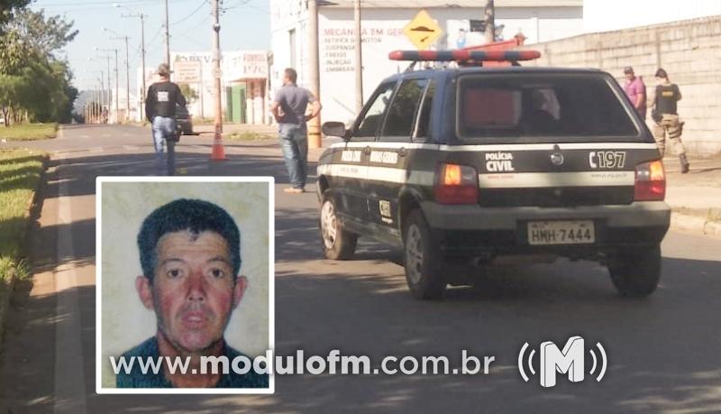 Motociclista morre após colidir na traseira de veículo e bater cabeça no meio-fio