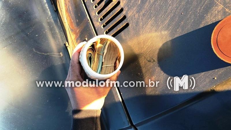 Após recuperar veículo furtado, PM localiza quase R$ 40 mil escondido