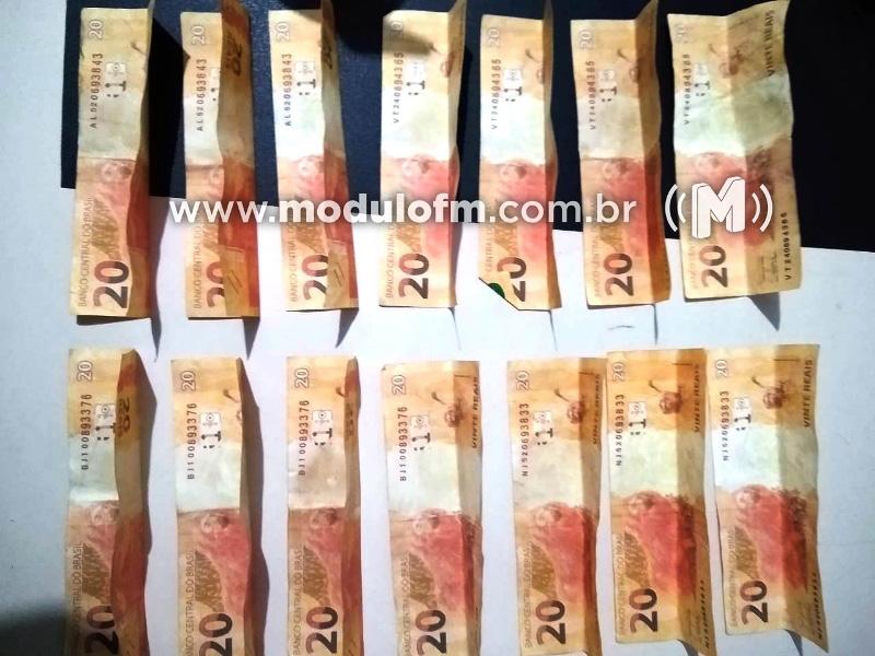 Jovem é preso com notas falsas