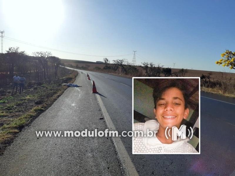 Jovem ciclista é atropelado e morto por veículo ao cruzar a BR-365