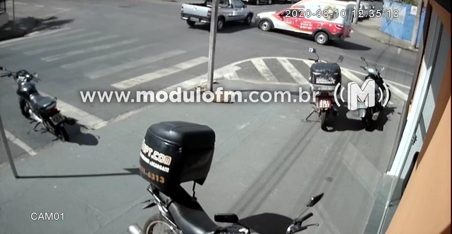 Veja o vídeo: Motorista sofre “apagão” e bate em carro