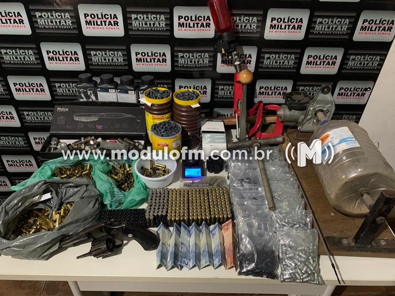 Suspeito de vender armas para indivíduos envolvidos em roubos...