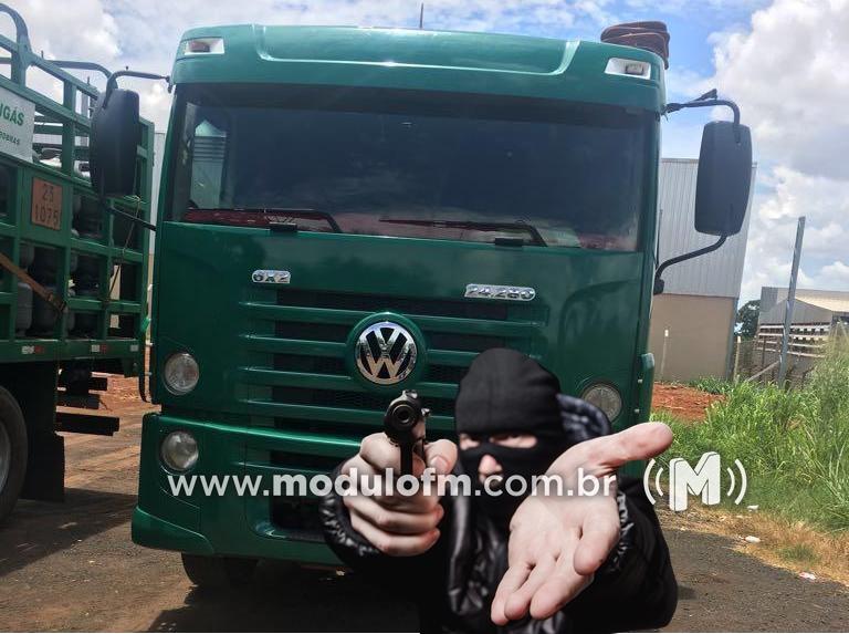 Carga de botijões de gás roubada em Uberlândia é...