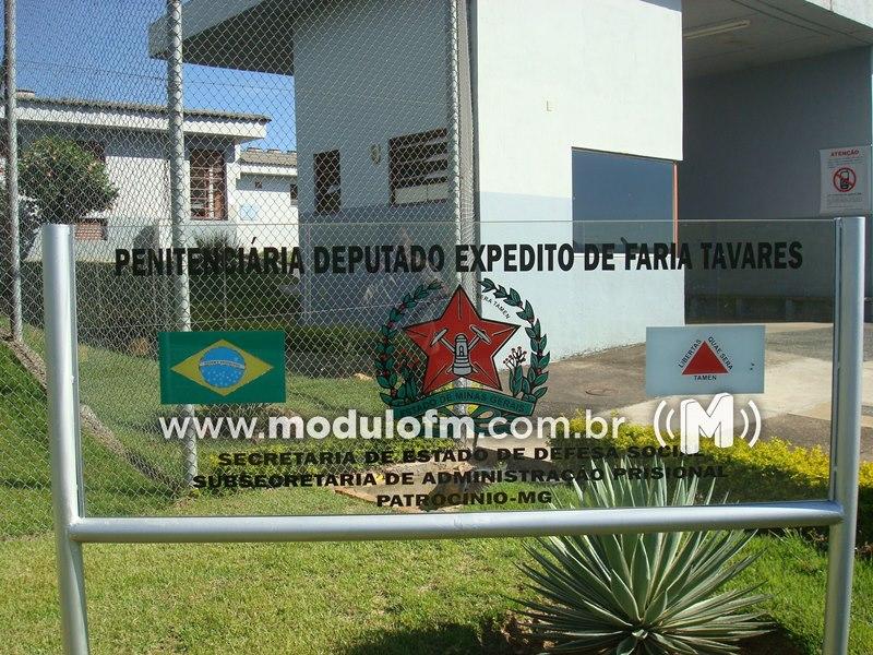 Celulares são encontrados dentro de encomenda enviada pelos correios para detento em Patrocínio