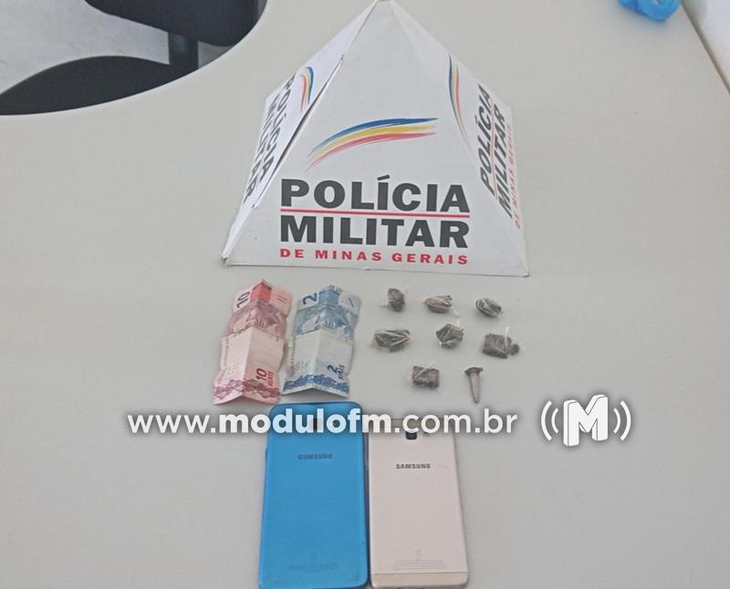 Dois jovens são flagrados com drogas no bairro Nações