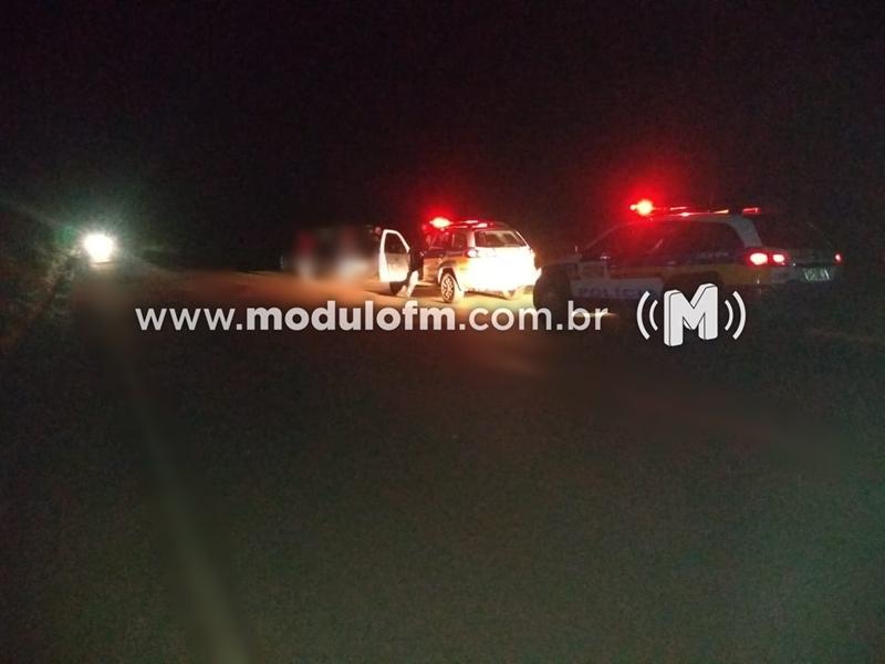PM intercepta veículo em Cruzeiro da Fortaleza com drogas vindas de Guimarânia