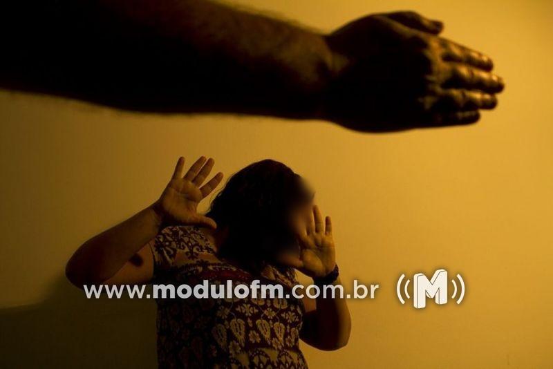 Homem espanca por ciúmes e ameaça companheira de morte: 