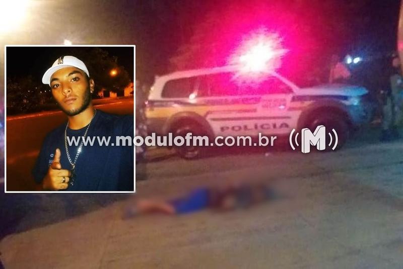 Atualizada: Jovem é morto a tiros em provável acerto de contas