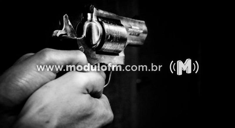 Pânico: funcionária de supermercado tem arma apontada na cabeça durante assalto em Patrocínio