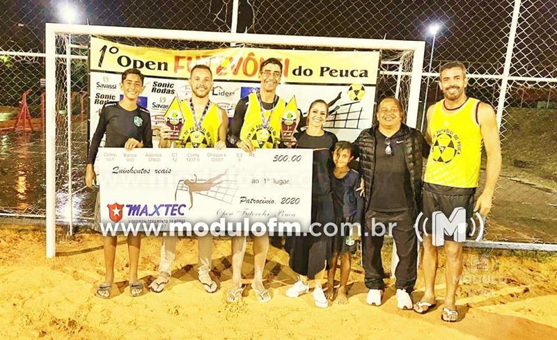 Com 19 duplas participantes, foi realizado no último sábado o 1º Open de Futevôlei do Peúca