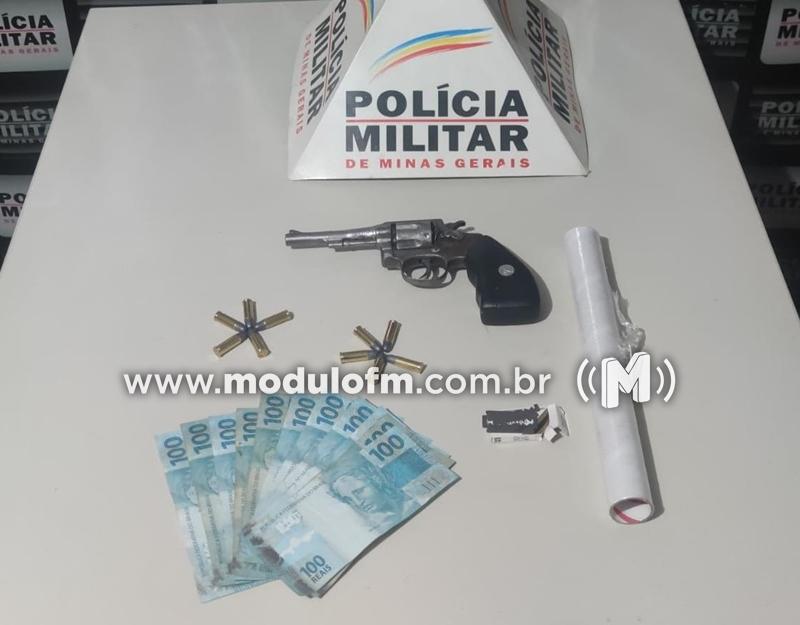 Suspeito de traficar drogas é preso após ser flagrado com arma na cintura no bairro Enéas