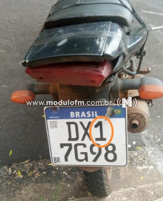 Condutor de 33 anos é preso em moto adulterada