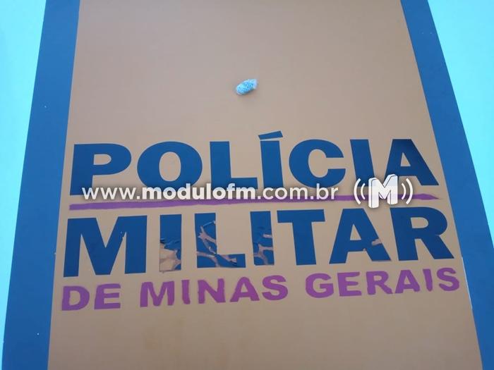 Policia Rodoviária apreende maconha com homem à beira da rodovia