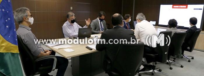 Macrorregiões Centro e Triângulo do Sul regridem para a...